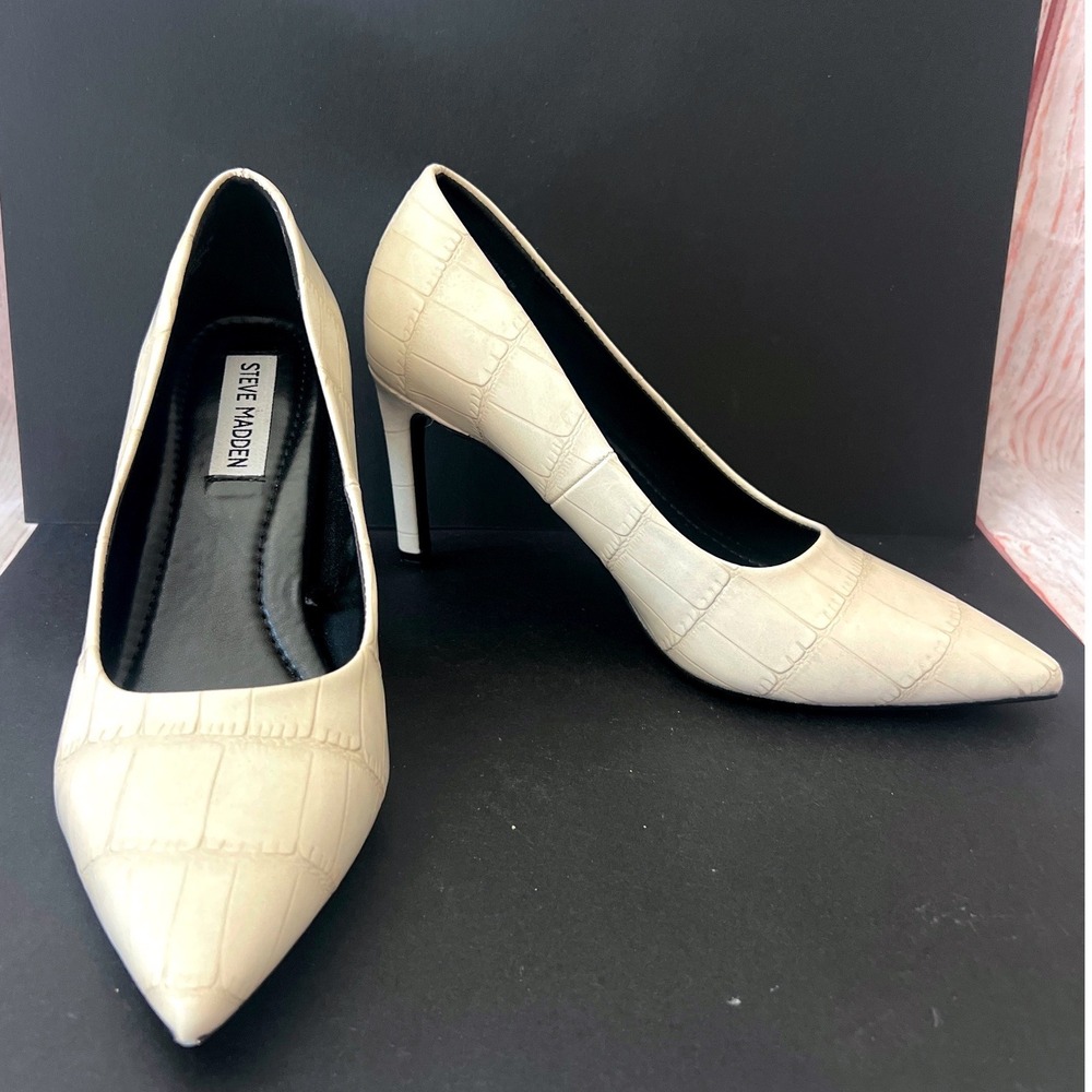 Steve Madden Womens Cream Croc Embossed Pointed Toe Stiletto Pumps Y2K Size 7M